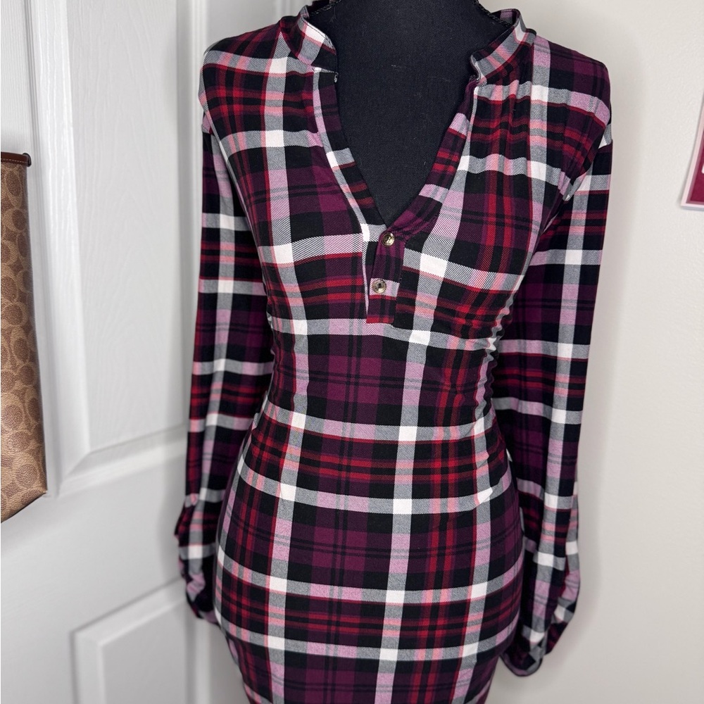 Chic Plaid Buttoned Top